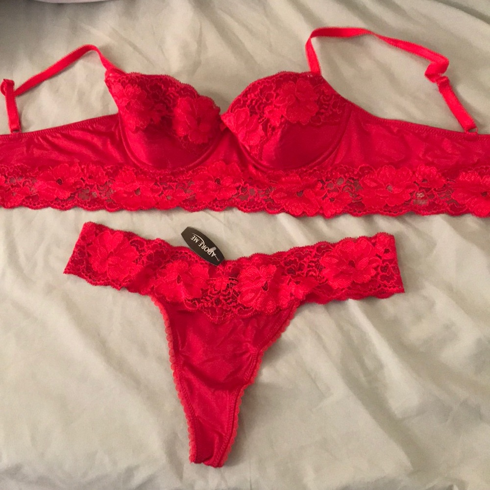 Red lace lingerie set bra & panty NEW with tags